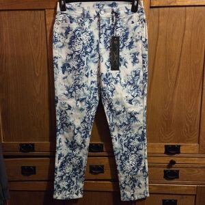 DG2 By Diane Gilman Women's White &Blue Floral Stretch Jeans Size 6P New